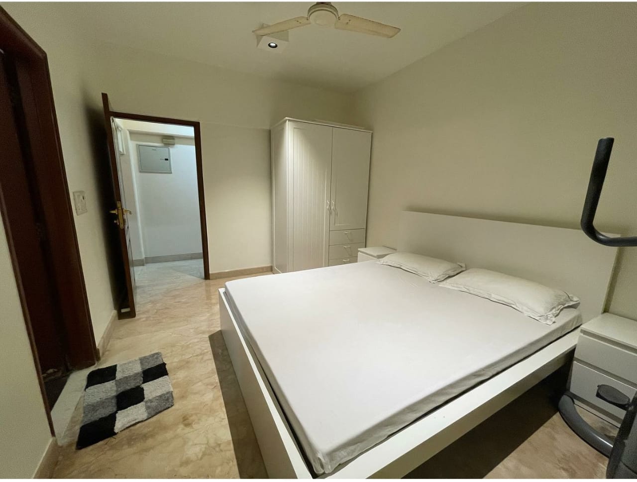 3 BHK Semi Furnished in Flamingo , Khar West